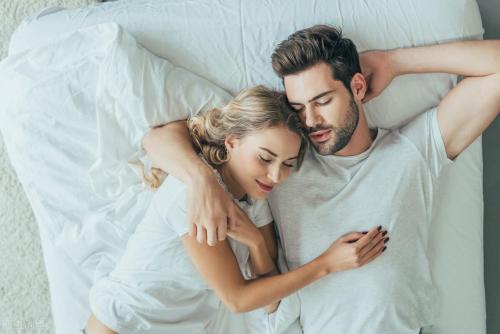 The six characteristics indicate that ovulation is about to occur, and chance of pregnancy will double if you pay close attention to sexual intercourse.
